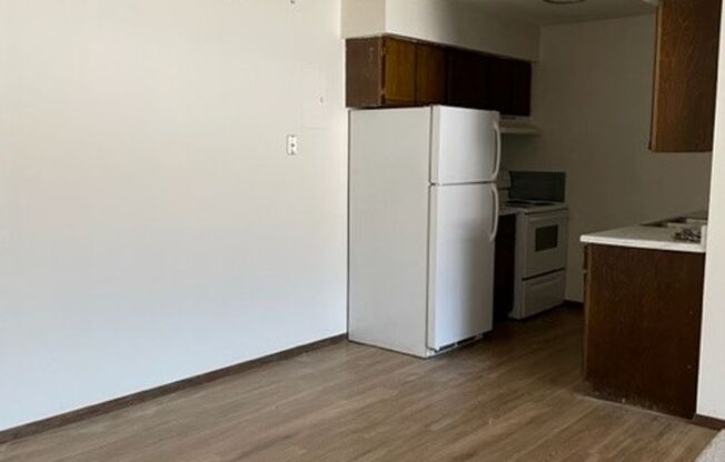 1 bed, 1 bath, 775 sqft, $1,199, Unit 2727-105