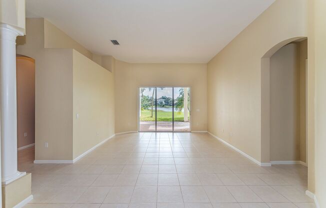 Spacious 4/3/3 in Hammock Creek Estates in Palm City