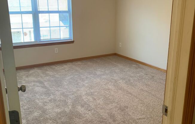 3 beds, 2.5 baths, 1,364 sqft, $1,525, Unit 4Juniper