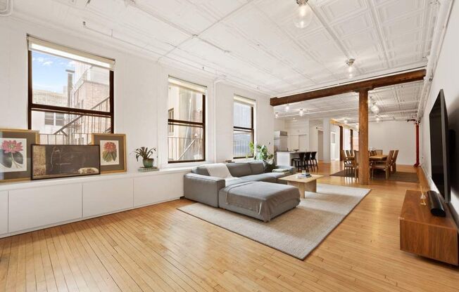5 WHITE ST