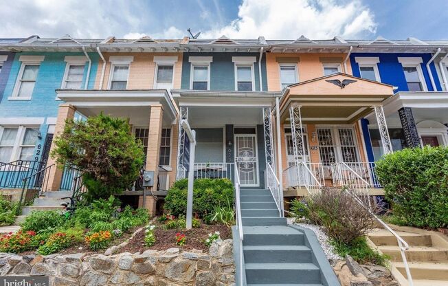 Gorgeous Rowhome Walking Distance to Columbia Heights, Petworth & Shaw!