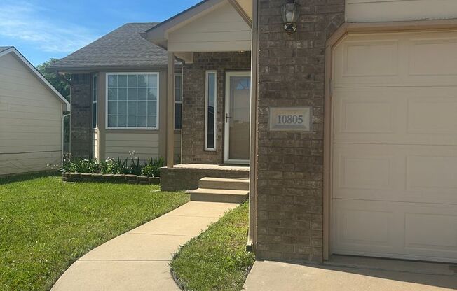 3 Bedroom Home with Finished Basement - Close to Mcconnell AFB