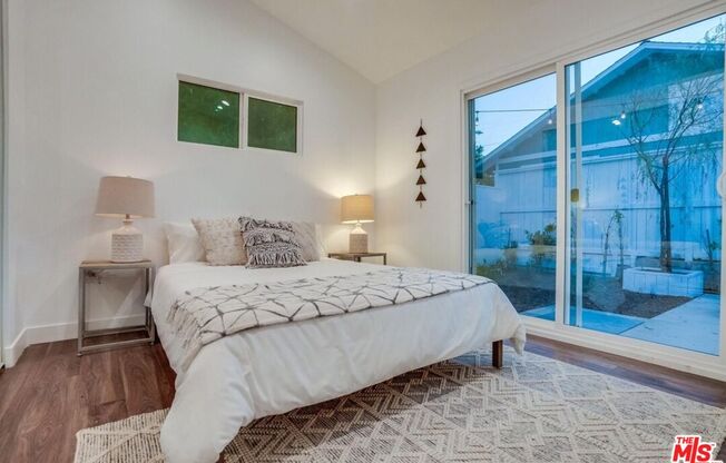 5137 N EAGLE ROCK BLVD