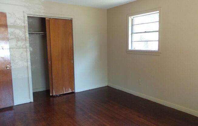 2 beds, 1 bath, $775