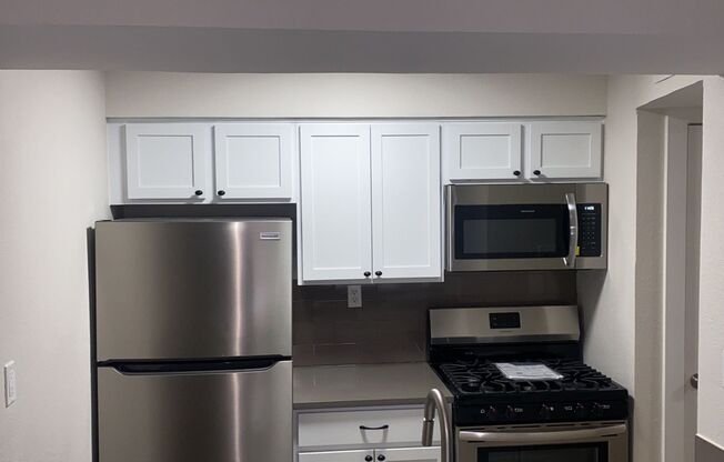 1 bed, 1 bath, 700 sqft, $1,224, Unit LAW11-114