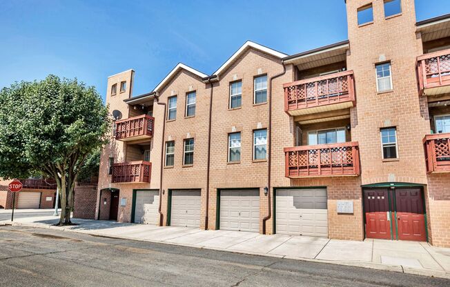 2 beds, 2 baths, 900 sqft, $1,510, Unit 1