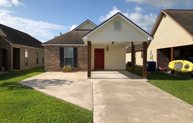 3 Bedroom 2 Bathroom Patio Home on Lake in Carencro