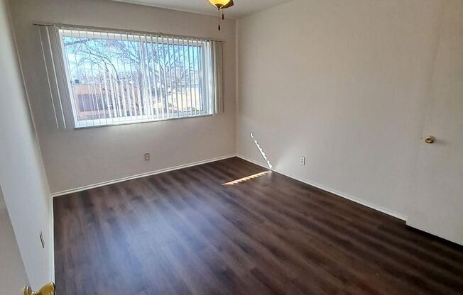 2 beds, 1 bath, 720 sqft, $950, Unit 9343F