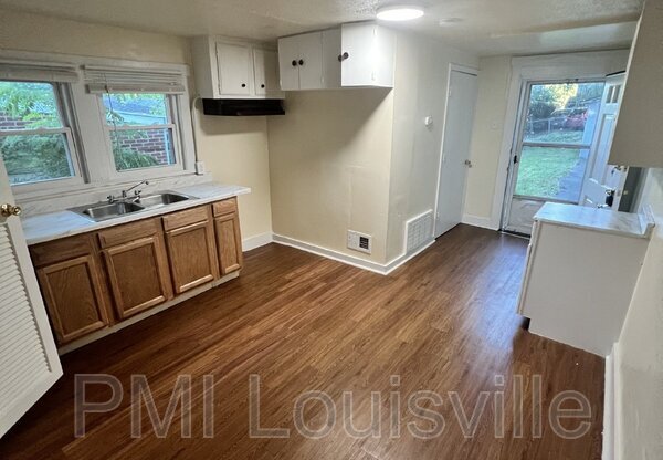 2 beds, 1 bath, 792 sqft, $1,099