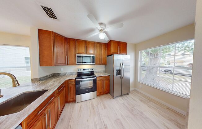 3BD/2BA Single Family Home in Pheasant Run!