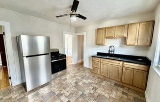 272 WILLIS AVE
