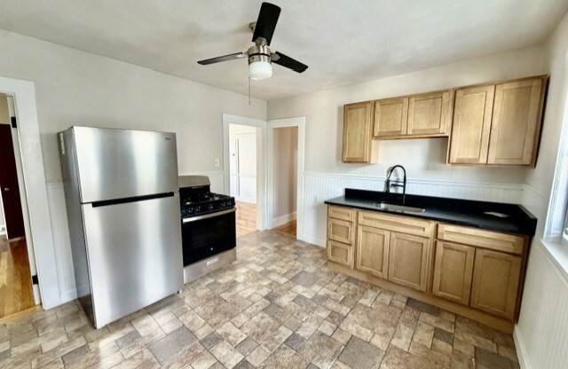 272 WILLIS AVE