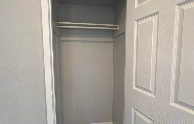 2 beds, 2 baths, 931 sqft, $1,450, Unit 13-1302