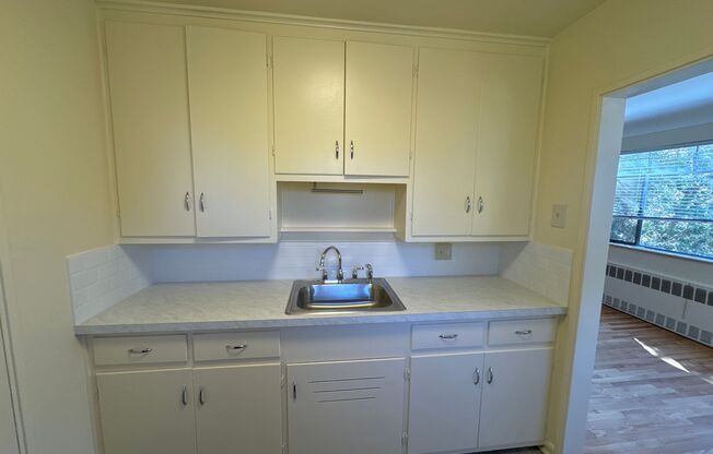 2 beds, 1 bath, 857 sqft, $1,575, Unit 306