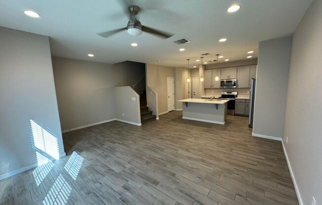 Newer townhome for rent in Tempe!