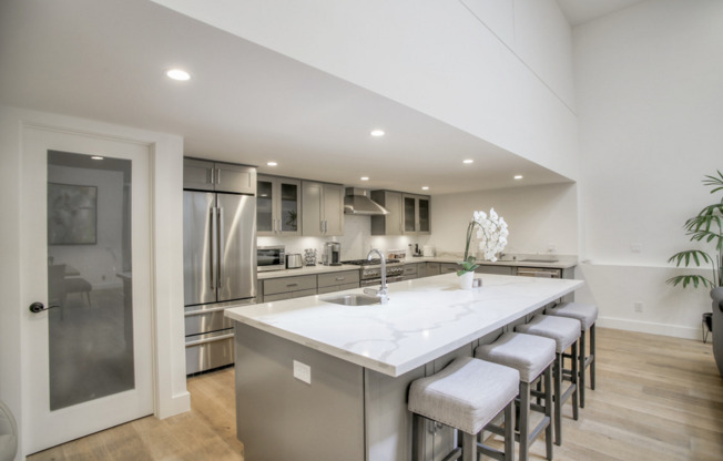 SOMA luxury multi-function 6BR single family house - Center of Downtown Tech Sector