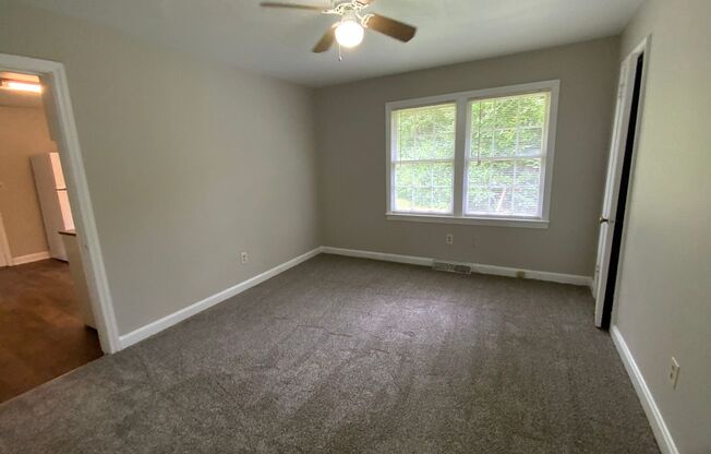 3 beds, 1 bath, $1,400