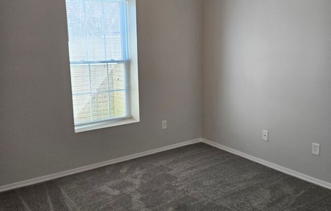 2 beds, 2 baths, 1,001 sqft, $995, Unit 4266 Apt 12