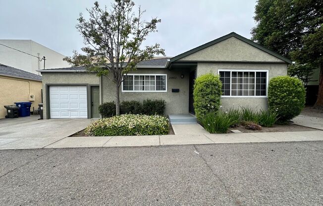 Bright Castro Valley 2 Bedroom 1 Bath!