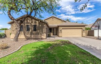 BEAUTIFUL GILBERT HOME ON OVERSIZED LOT!