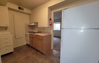 1 bed, 1 bath, $595, Unit 06