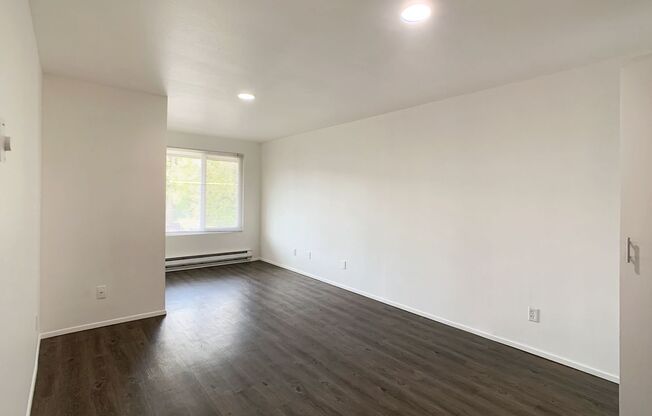 2 beds, 1.5 baths, 950 sqft, $2,350, Unit 326