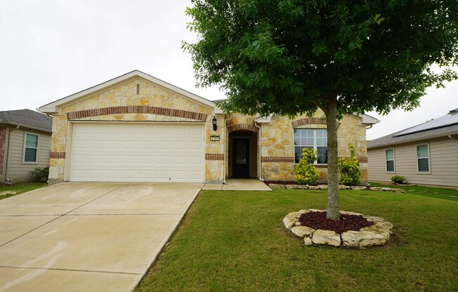 Immaculate Rental in Schertz! Realtor Commission: $500