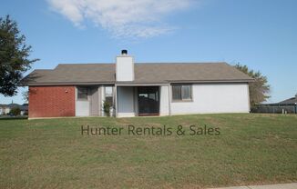 3 beds, 2 baths, $1,275