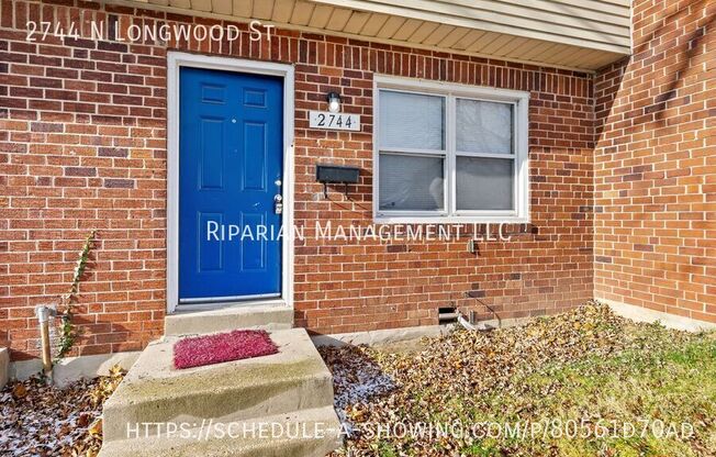 2744 N LONGWOOD ST
