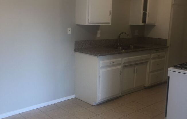 1 bed, 1 bath, 750 sqft, $1,950, Unit 44