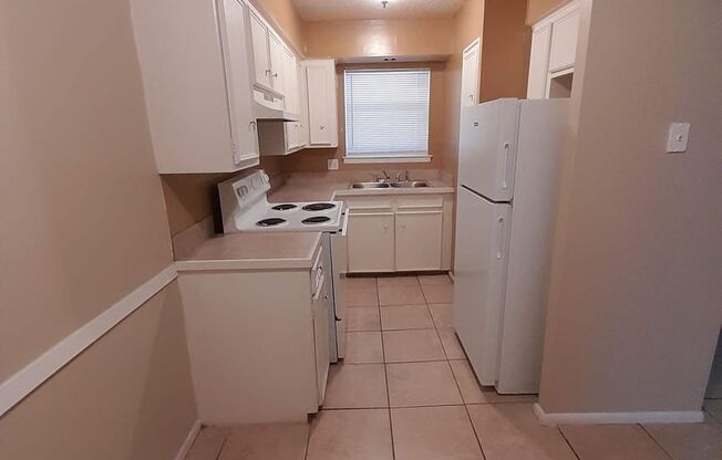 1 bed, 1 bath, 750 sqft, $669, Unit 14