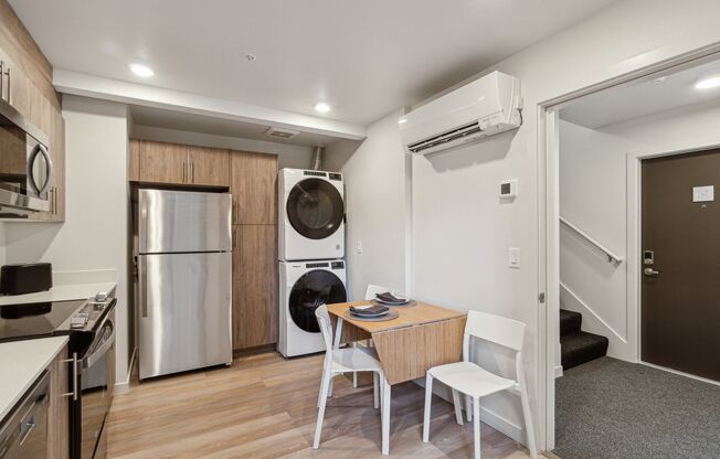 Studio, 1 bath, 144 sqft, $1,049, Unit Unit B3