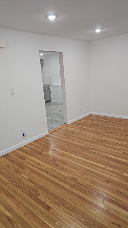 285 MAIN ST