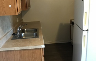 1 bed, 1 bath, 550 sqft, $775, Unit 03