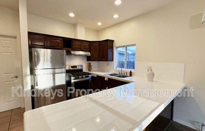 4674 IOWA ST