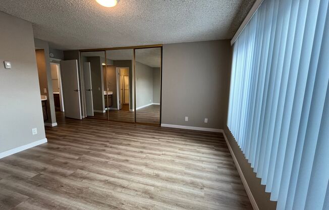 1 bed, 2 baths, 900 sqft, $2,300, Unit 107