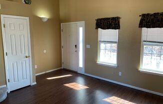 3 beds, 3 baths, $2,600