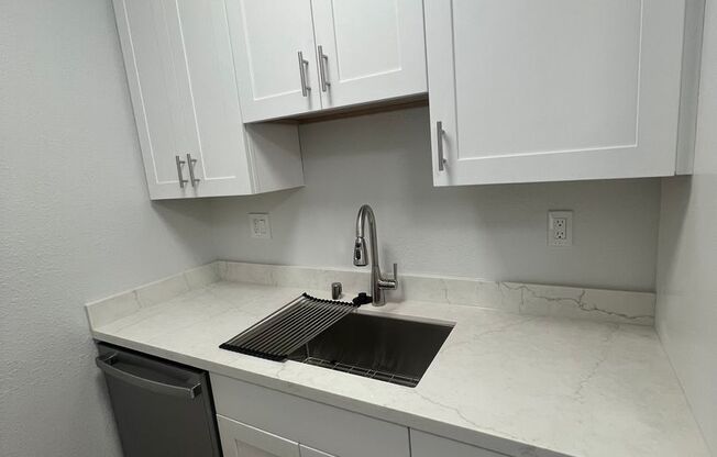 Studio, 1 bath, 380 sqft, $2,125, Unit 777-136
