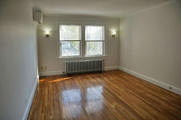1 bed, 1 bath, 555 sqft, $2,350, Unit 09