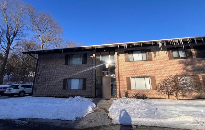 Twin Oaks - 1 Bed 1 Bath - Cozy Apartment