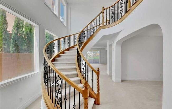 golf view, balcony , 5 bed room plus den and loft