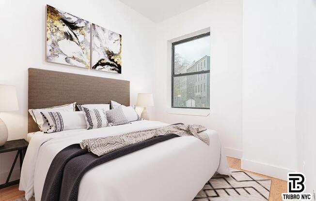 1068 PUTNAM AVE
