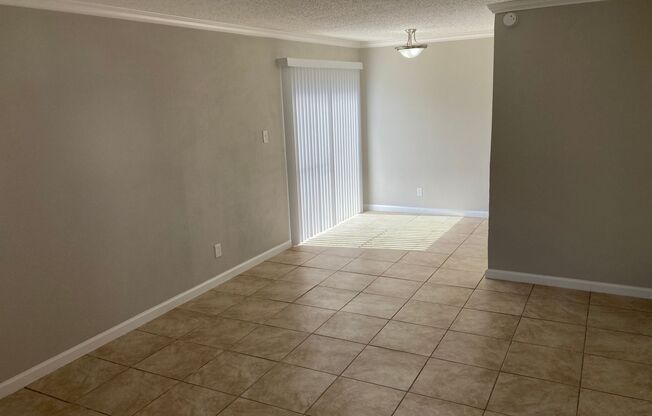1 bed, 1 bath, 600 sqft, $1,025, Unit U240