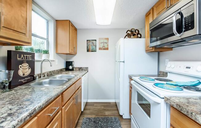 2 beds, 2 baths, 978 sqft, $1,375