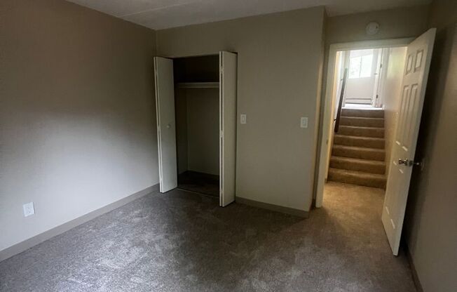 2 beds, 1 bath, 790 sqft, $2,400, Unit B207