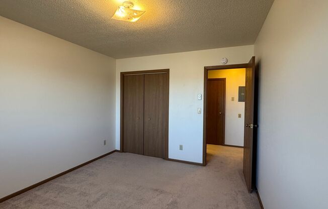 2 beds, 1 bath, 835 sqft, $695, Unit 306