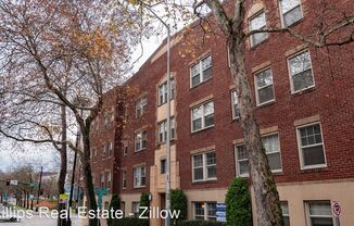 Auditorium Apartments | Queen Anne Vintage!