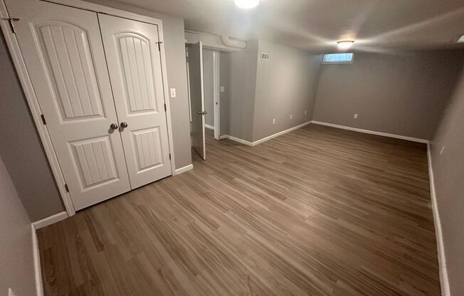 3 beds, 1 bath, $1,095, Unit 6004