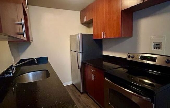 1 bed, 1 bath, 560 sqft, $1,650, Unit 109