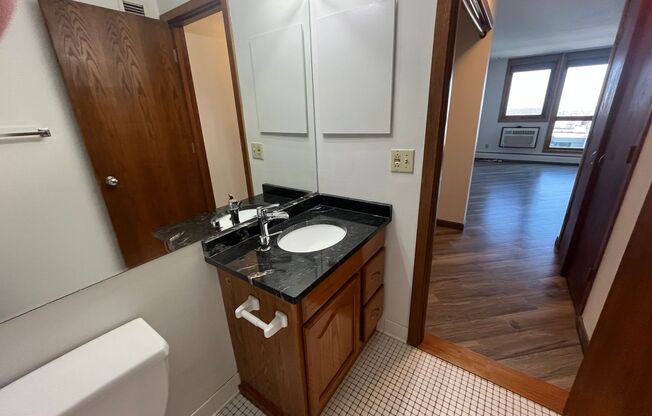 2 beds, 2 baths, $2,200, Unit UNIT 2220